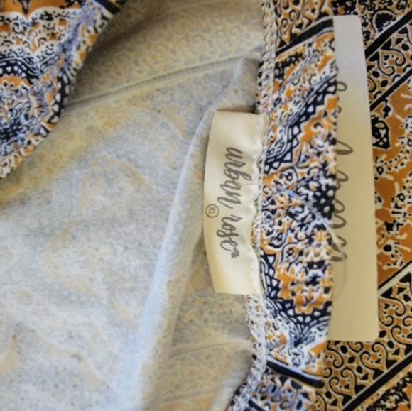 Urban Rose midi skirt size XL - Picture 3 of 4